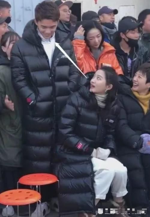 吴磊关晓彤是什么关系