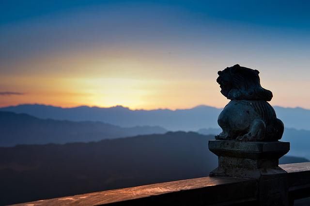 男的多金有才，女的优雅有魅力，他们让我看到了什么是最好的爱情
