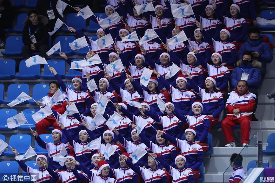 朝鲜啦啦队亮相平昌冬奥短道速滑赛场