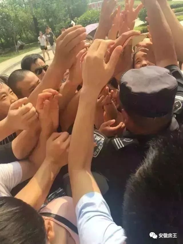 刚刚!肥西爆发1500人抢房大战!全款优先，389套房1小时卖光!新房