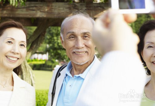 企业退休金怎样计算?听语音