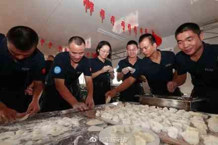 中国维和警察在利比里亚的除夕夜：有“家的味道”