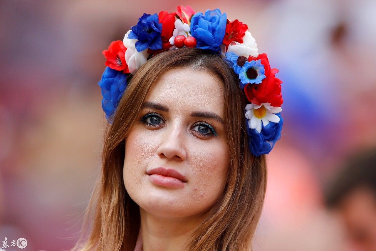 夺冠热门球队西班牙遭俄罗斯淘汰,场上看踢球