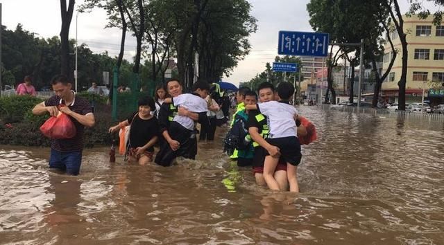 暴雨来袭，白云多地水浸，他们冲在第一线