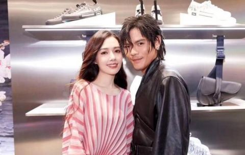 郭碧婷向向佐嘟嘴要亲亲,向佐居然没有反应过