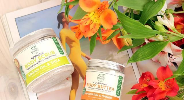 后背长痘和油脂粒?清洁护理三步走,打造精致女