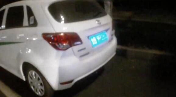 视频|男子无证驾驶拿共享汽车练手 借账号共