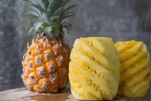 菠萝和凤梨有什么不同，为什么价格相差那么多?答案你万万想不到