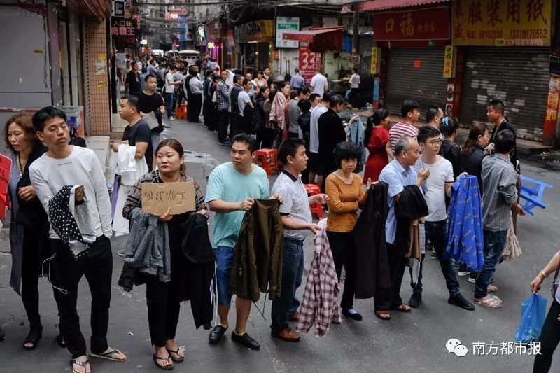 广州制衣厂开1万月薪!招工人龙1000米，应征者却稀稀疏疏