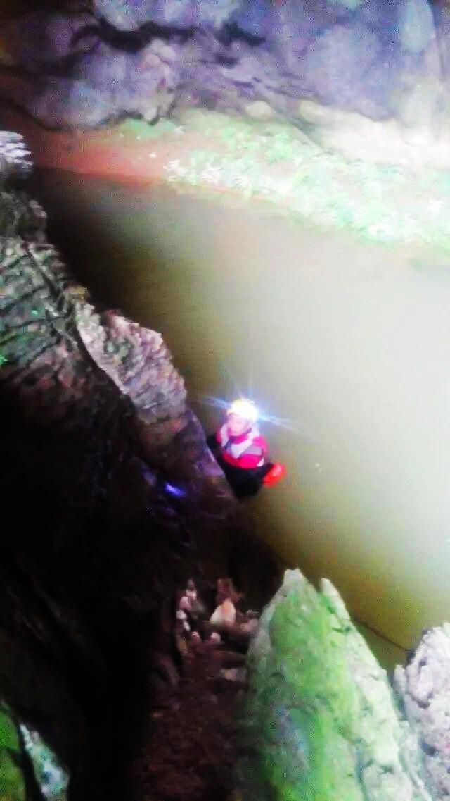 安徽洞穴探险队--探秘六百丈洞穴,发现神秘生物巢穴