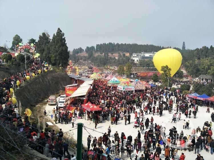 新春走基层 | 大年初一万人齐聚四川柠檬小镇