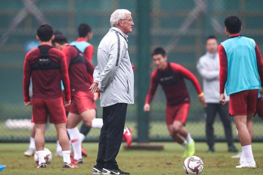 国足热身赛6-0鲁能U23 18日前往多哈两球员离