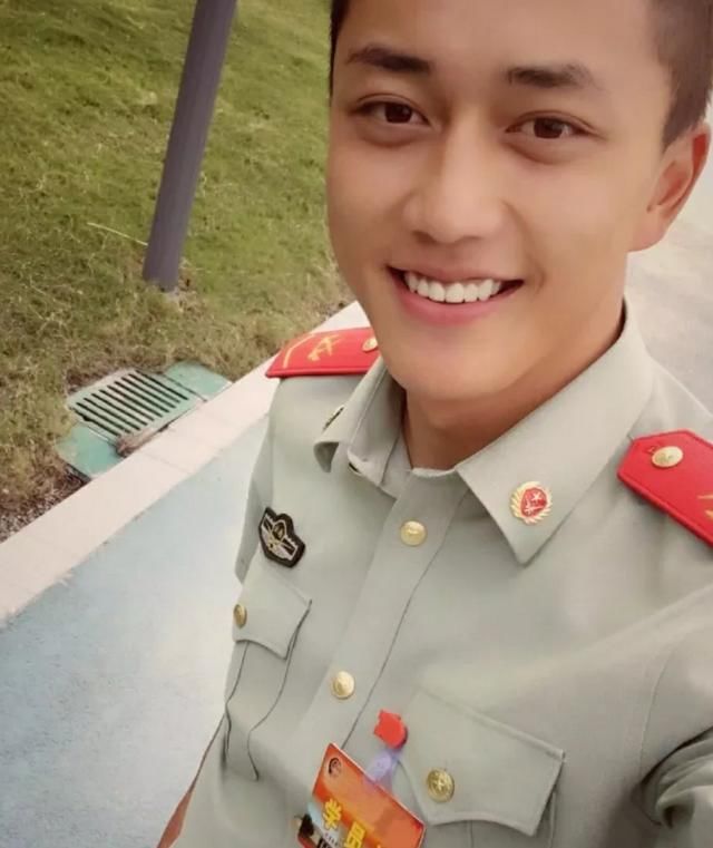 上过天天向上的最帅兵哥哥即将退伍,网友:这颜值进军娱乐圈吧