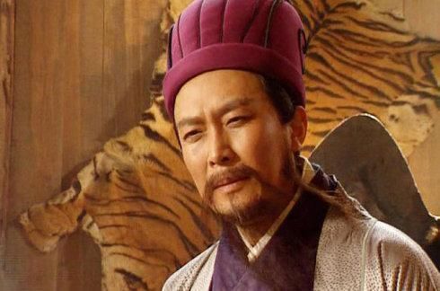 为什么赵云死了诸葛亮只是哭,而张苞死了,诸葛亮却吐血?
