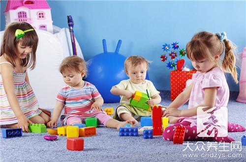 怎么教宝宝学步 t017d673faab9b276bd.jpg