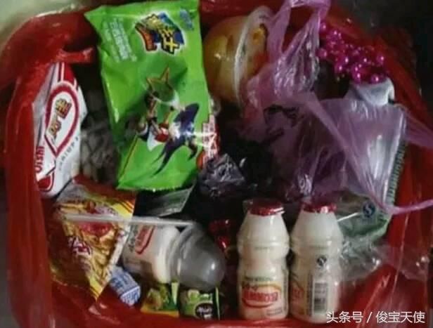 4岁孩子肚子痛意外去世,医生说这样的零食别给孩子吃了,很毒!