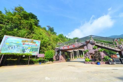 世界最长最高最宽最大的玻霸在广东清远