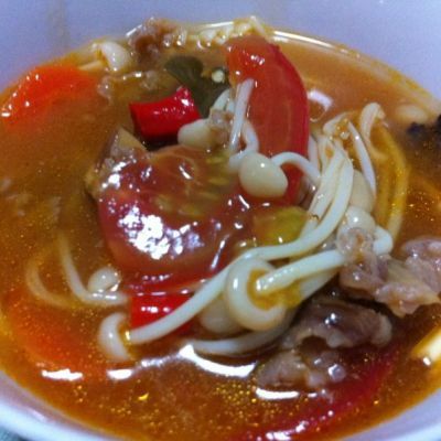 泰式冬阴功金针菇肥牛汤