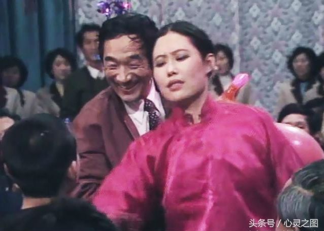 跪求央视1983年至2016年春晚相声小品合集下