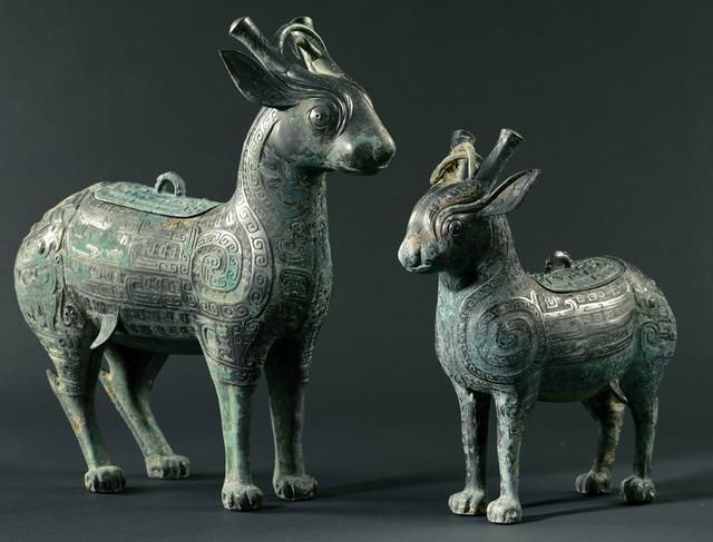 中国陕西宝鸡石鼓山商周墓地考古图,以及部分出土青铜器