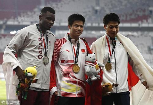 亚运男子100米苏炳添9秒92破纪录夺冠后