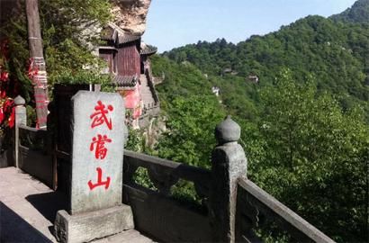 中国最危险的香炉：已有700多年历史，为上香殒命者不计其数！