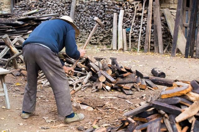 农村八旬老人惊人语录:人活到七八十岁就行了
