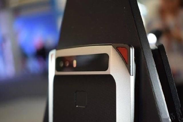 小米黑鲨VS努比亚红魔!游戏手机哪家强