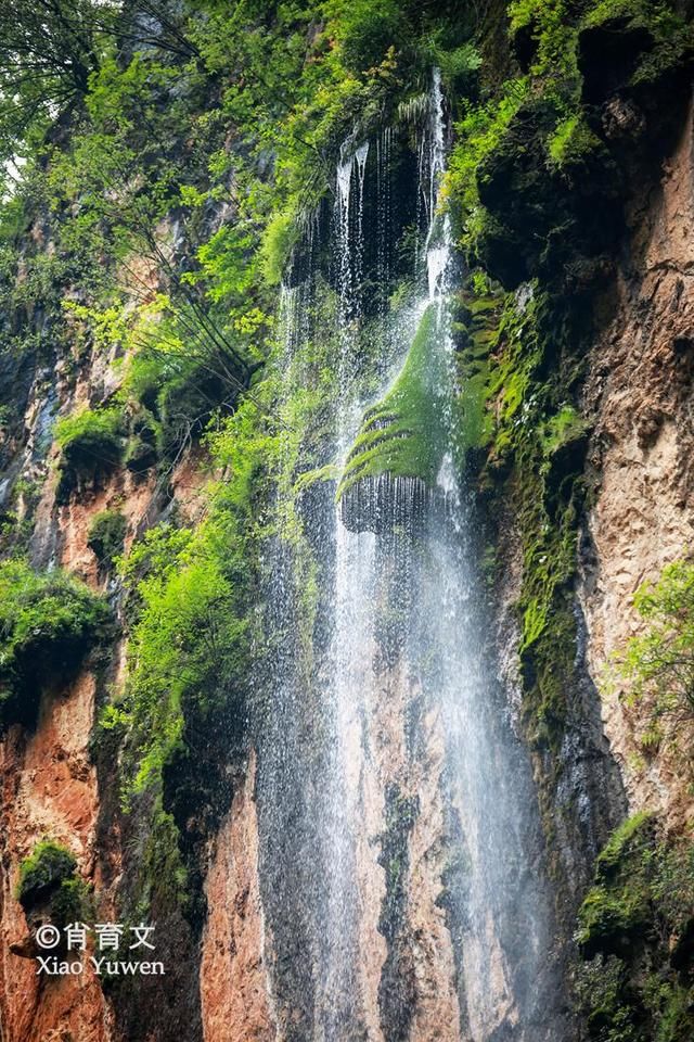 这个绵延十多公里的大地缝,以奇秀雄险幽著称,在云南都很少见