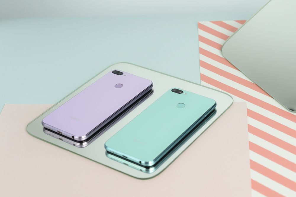 荣耀9i双色图赏:激萌全面屏\/颜控必备