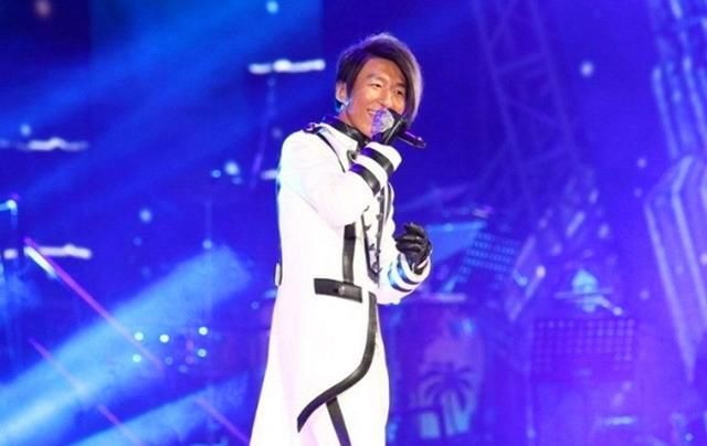 陈羽凡发布新歌,歌词意有所指,那些为爱犯的错