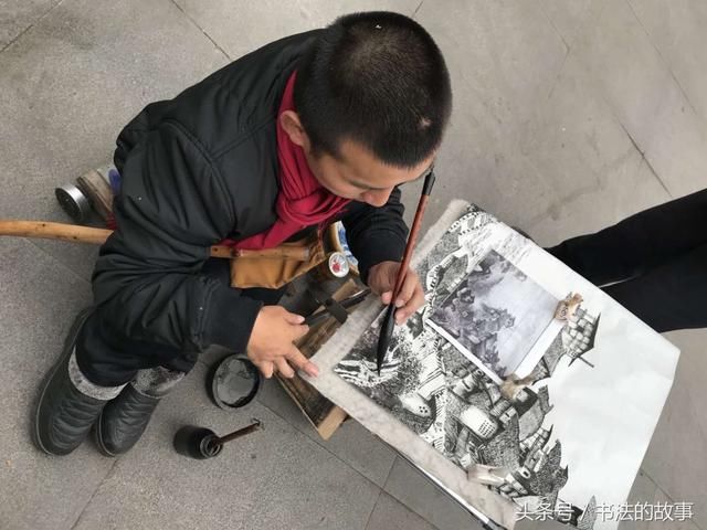 30岁街头乞丐，学画6年，专画重庆老房子，一幅画只卖50元！