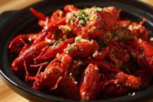 俄罗斯世界杯,小龙虾店要怎么吸引顾客?