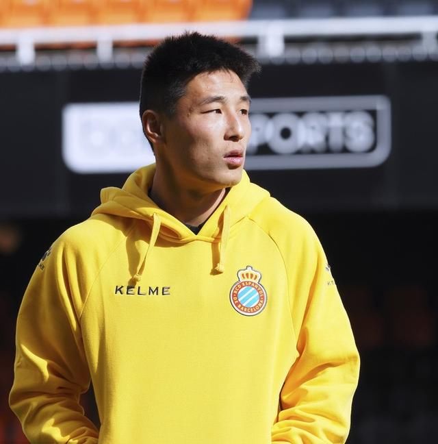 客战巴萨前武磊表态必须赢,认为语言问题可以