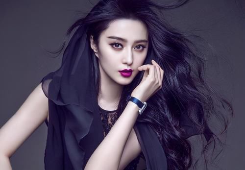 范冰冰登国外封面，短发造型依旧难掩女王气质，复出只是时间问题