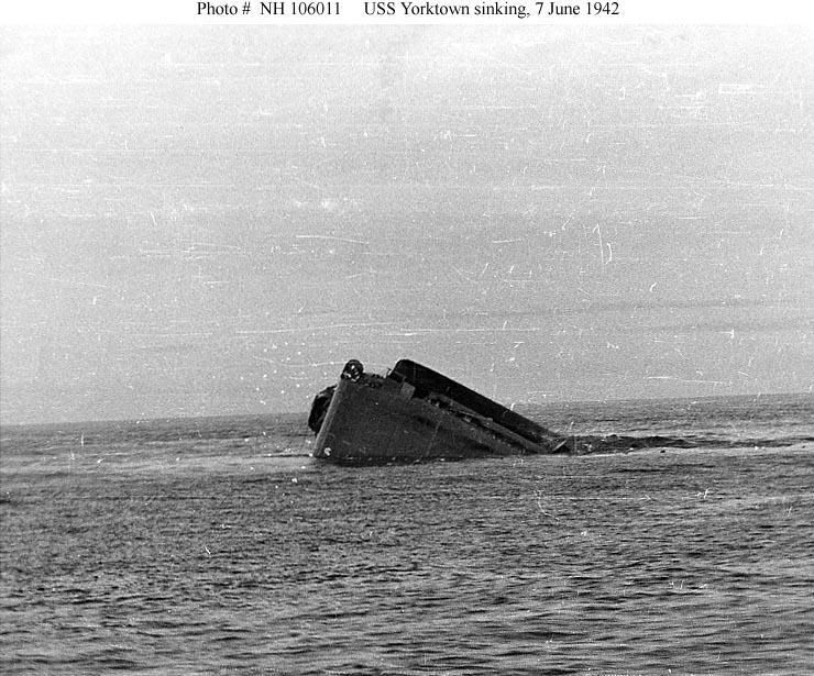 15张老照片,展现美军约克城航母从下水到沉没