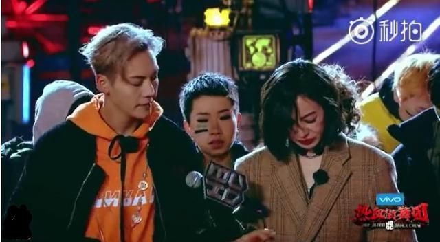 宋茜为肖杰哭有啥,陈伟霆为难时她的小动作才