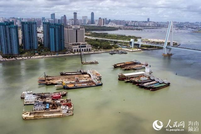 第4号台风逐渐靠近海南 部分船只进港避风