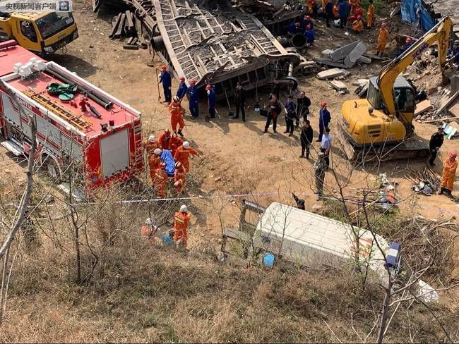 河南巩义中铝物流货运火车脱轨 已确认4人遇难
