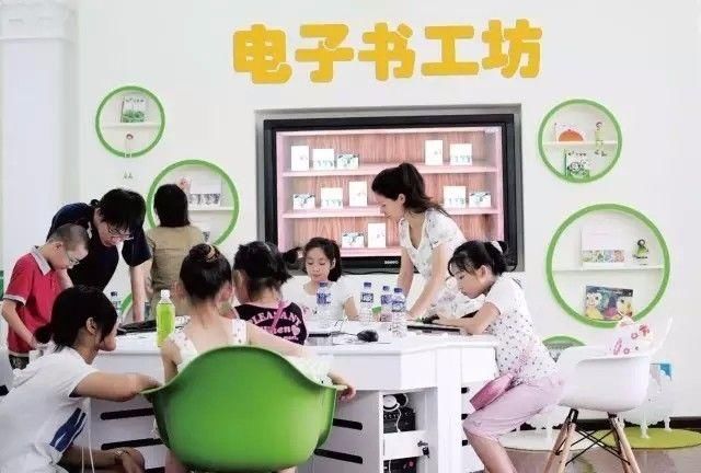 长假来图书馆!DIY电子书工坊,创作属于孩子自