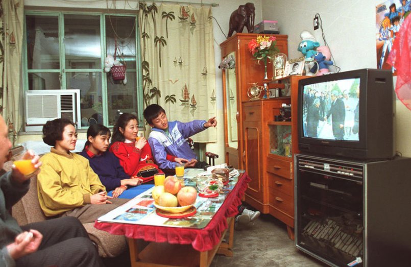 镜头下:中国80年代的万元户小康家庭