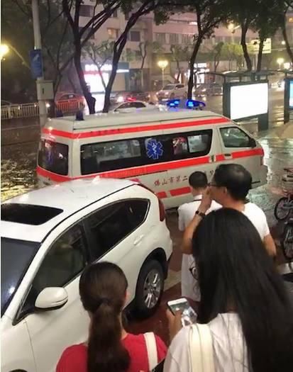 广东母女暴雨时触电,记住这4个忠告,关键时刻能救命!