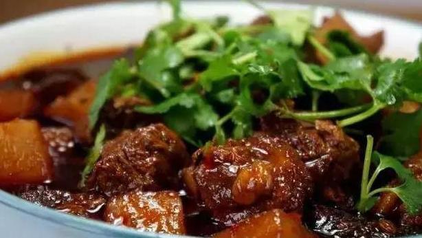 怎么做不辣的红烧牛肉 t01812d1884de3696f0.jpg