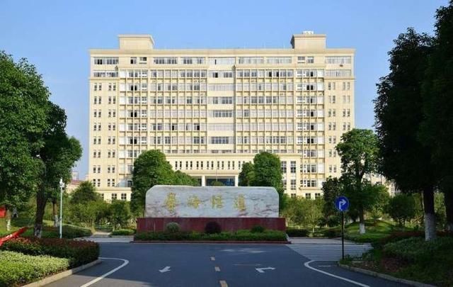 江西一所名字起得超霸气的高校,听着像985,