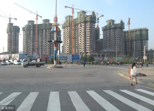 开发商为什么宁愿炸楼,也不愿降价?终于搞清楚了