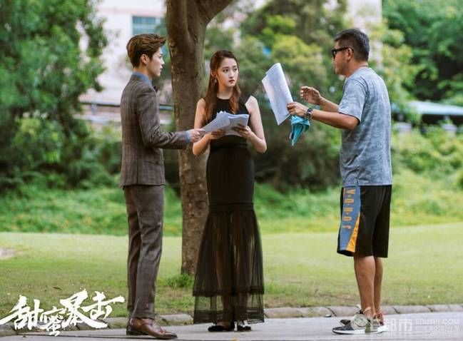 曝关晓彤与鹿晗接吻 鹿晗舌吻的对象居然是关