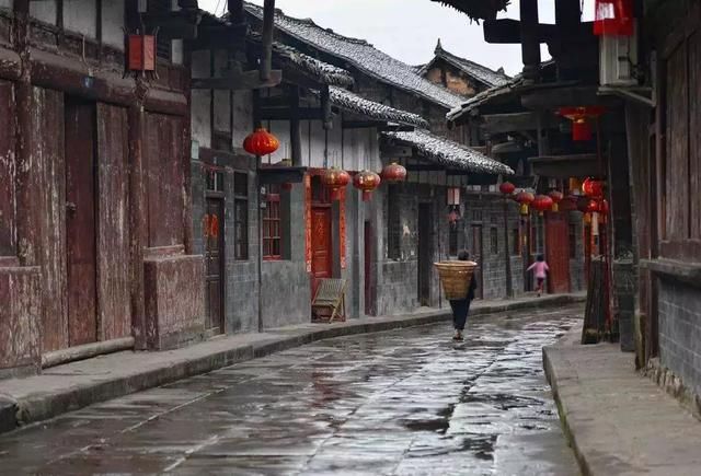 人间四月芳菲尽,古镇深巷炊烟袅 成都周边最冷门的5个古镇