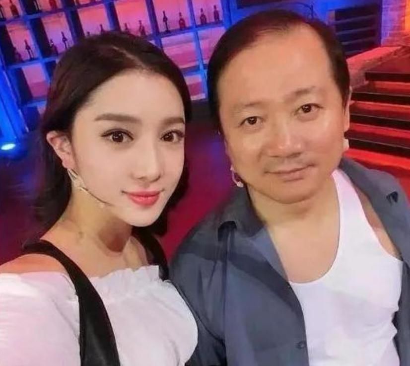 乡村爱情:谢广坤现实生活中的妻子原来是剧中的她,网友:二婚吧