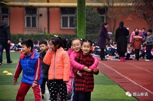 光明南小学足球嘉年华活动,让快乐伴你成长!