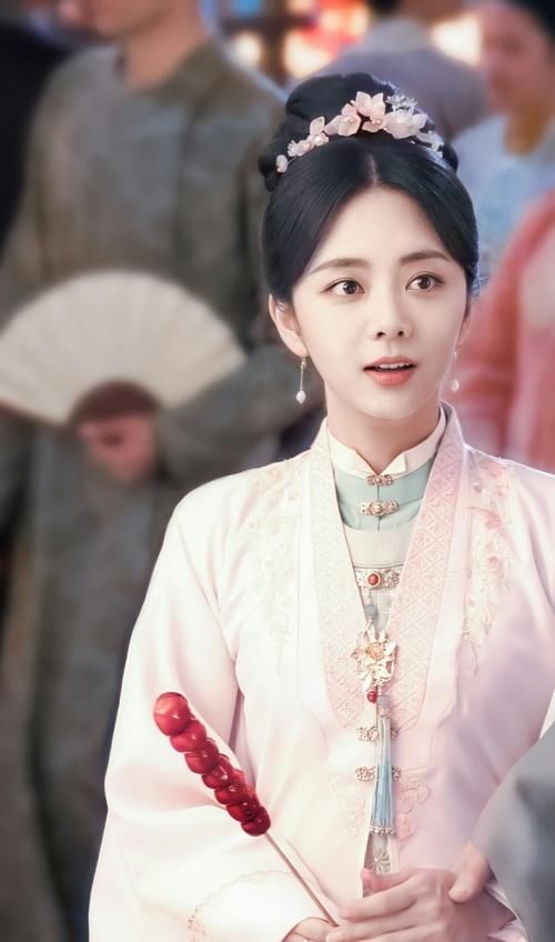 这么多松果，却只有一串冰糖葫芦，谭松韵：锦心似玉里好多，管够